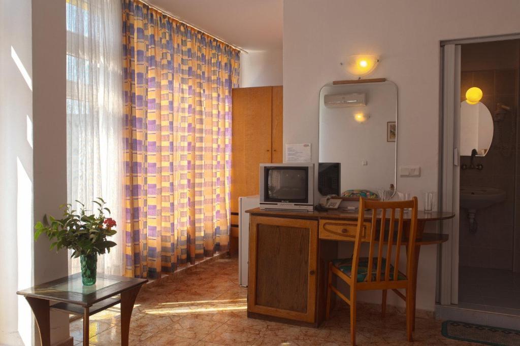 Sunny Varshava Hotel Zlatni pjasătsi Rom bilde